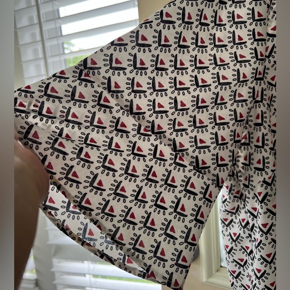 Loft Plus size 20 wide rounded neck ruffle short sleeve surprise back blouse. - Picture 3 of 9